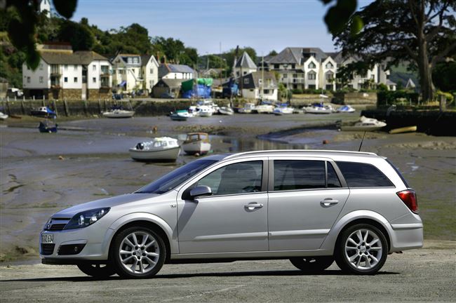 Характеристика и обзор (тест/тестдрайв/краштест) Opel Astra Family Caravan 2004. Цены, фото, тесты, тестдрайв, краштест, описание, отзывы Опель Astra Family Caravan